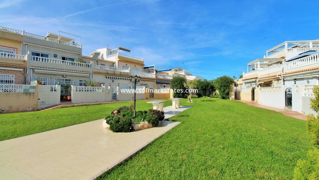 1 chambre Bungalow à vendre à Playa Flamenca - 109 900 € (Ref: 9426382)