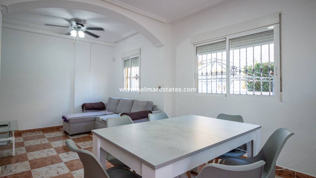 2 slaapkamer Huis te koop in Cabo Roig met zwembad - € 230.000 (Ref: 9426383)