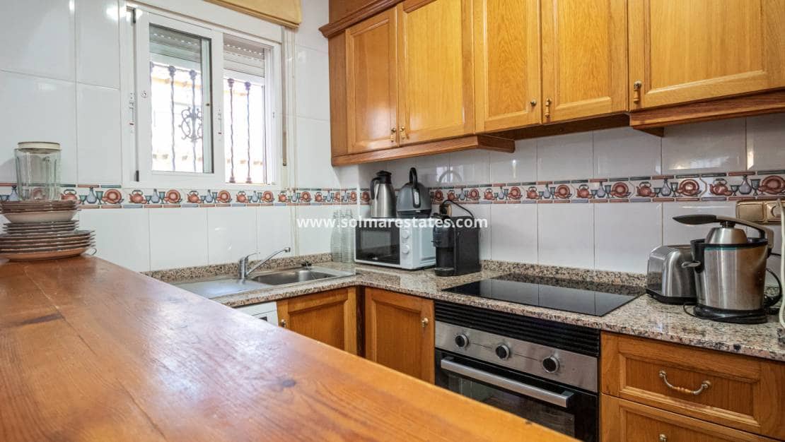 2 slaapkamer Huis te koop in Cabo Roig met zwembad - € 230.000 (Ref: 9426383)