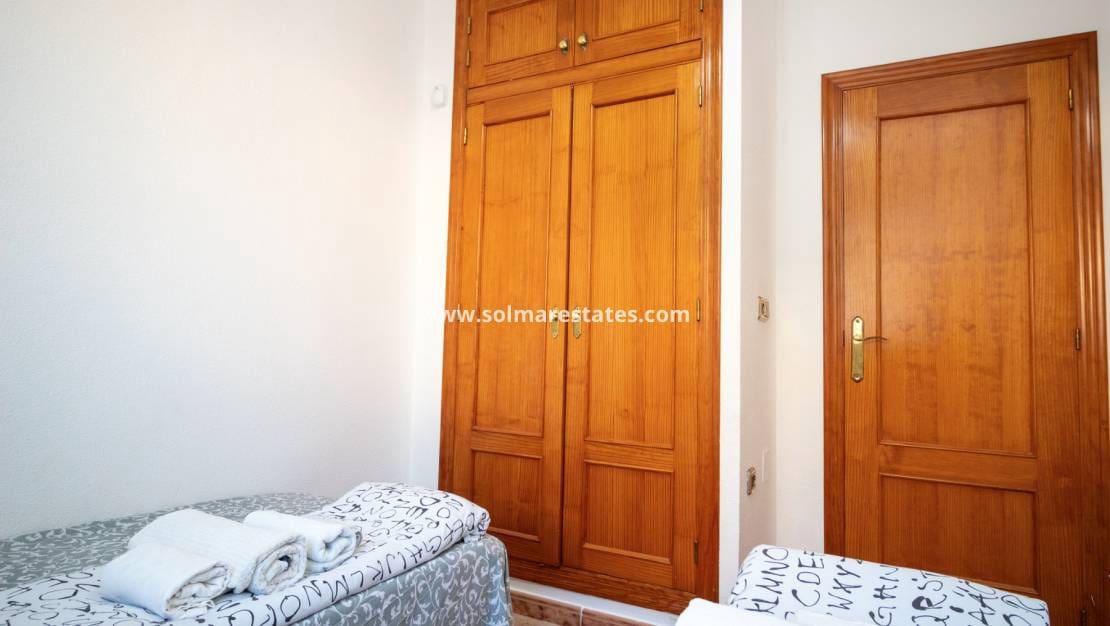 2 slaapkamer Huis te koop in Cabo Roig met zwembad - € 230.000 (Ref: 9426383)