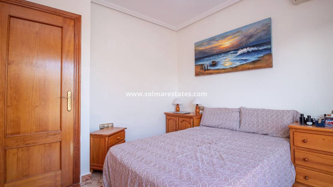 2 slaapkamer Huis te koop in Cabo Roig met zwembad - € 230.000 (Ref: 9426383)