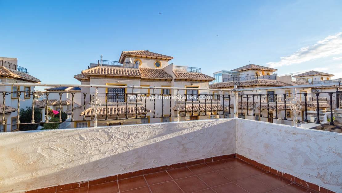 2 slaapkamer Huis te koop in Cabo Roig met zwembad - € 230.000 (Ref: 9426383)