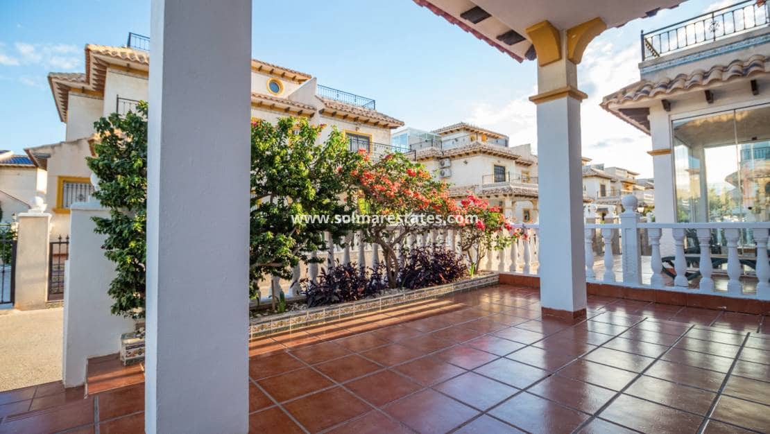 2 slaapkamer Huis te koop in Cabo Roig met zwembad - € 230.000 (Ref: 9426383)