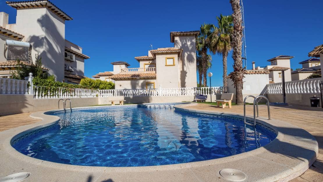 2 slaapkamer Huis te koop in Cabo Roig met zwembad - € 230.000 (Ref: 9426383)