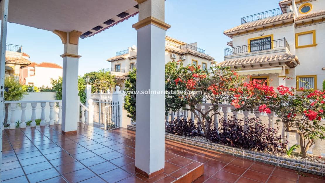2 slaapkamer Huis te koop in Cabo Roig met zwembad - € 230.000 (Ref: 9426383)