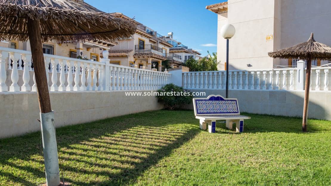 2 slaapkamer Huis te koop in Cabo Roig met zwembad - € 230.000 (Ref: 9426383)