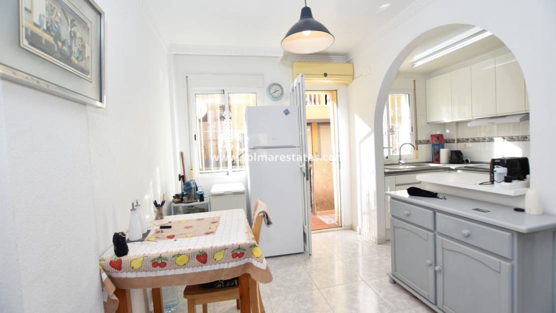 2 makuuhuone Omakotitalo myytävänä paikassa Algorfa mukana uima-altaan - 135 000 € (Ref: 9428150)