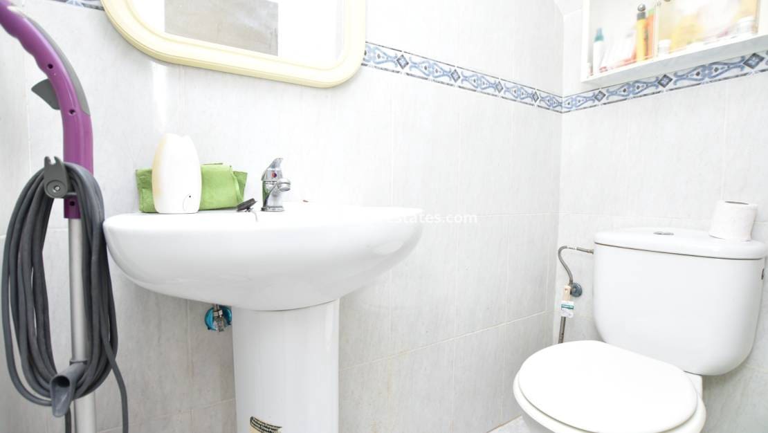 2 makuuhuone Omakotitalo myytävänä paikassa Algorfa mukana uima-altaan - 135 000 € (Ref: 9428150)