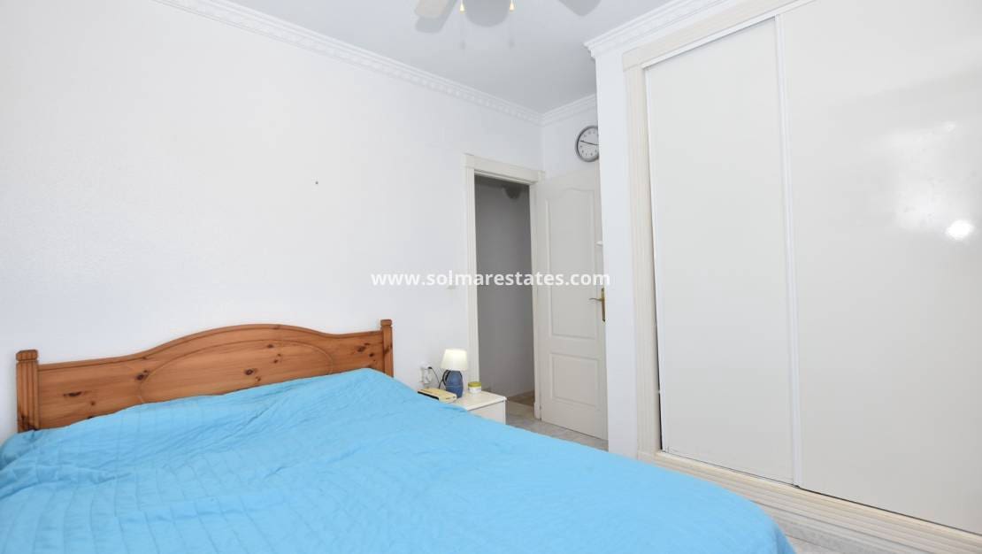 2 makuuhuone Omakotitalo myytävänä paikassa Algorfa mukana uima-altaan - 135 000 € (Ref: 9428150)