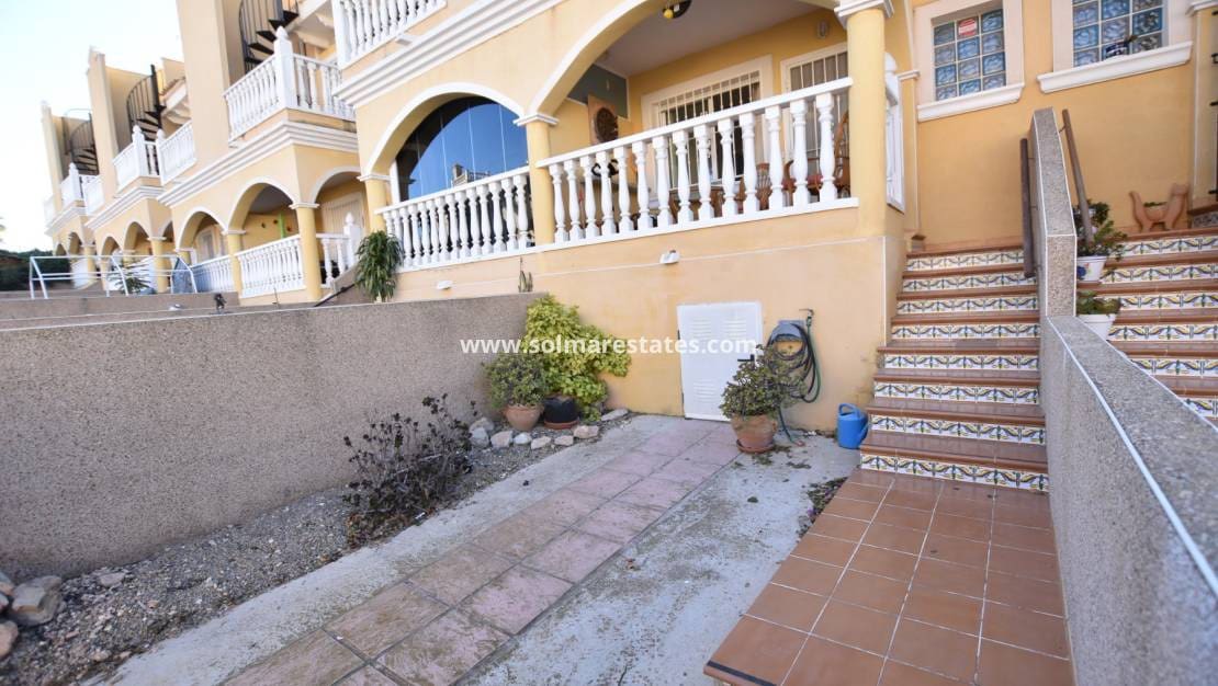 2 makuuhuone Omakotitalo myytävänä paikassa Algorfa mukana uima-altaan - 135 000 € (Ref: 9428150)