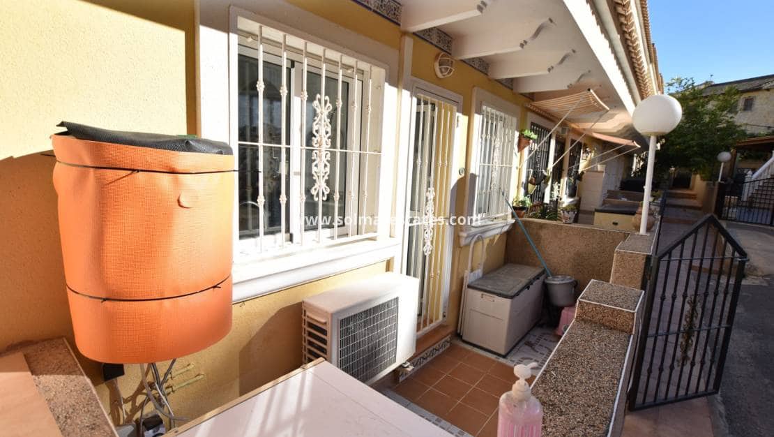 2 makuuhuone Omakotitalo myytävänä paikassa Algorfa mukana uima-altaan - 135 000 € (Ref: 9428150)