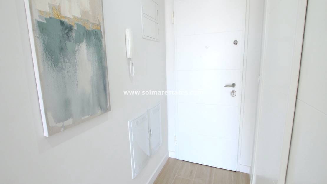 2 bedroom Apartment for sale in Villamartin with pool - € 285,000 (Ref: 9428151)