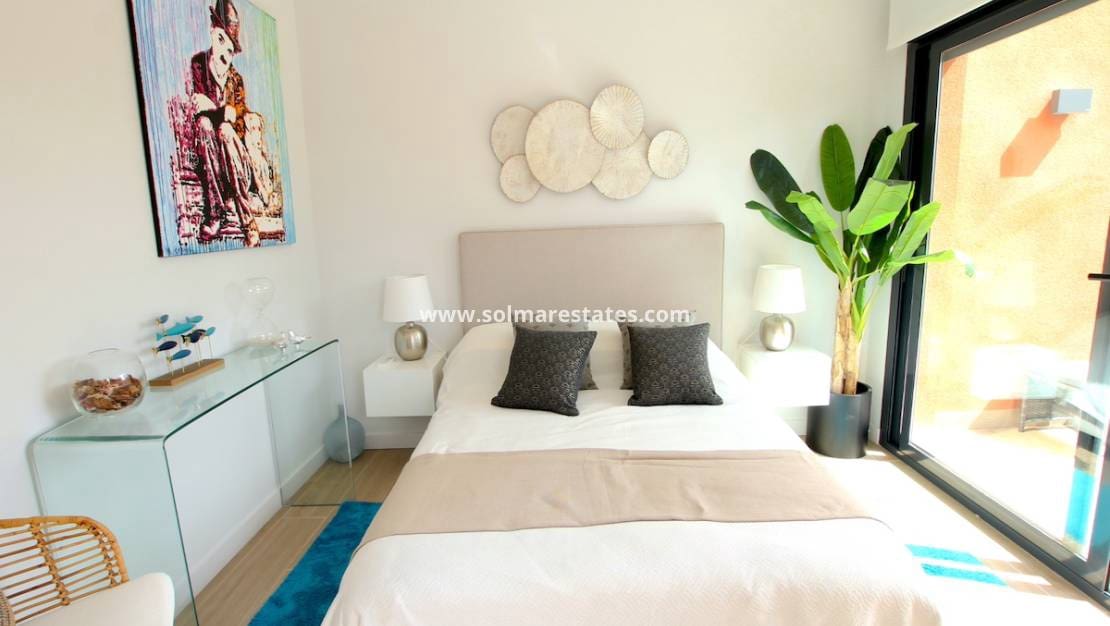 2 bedroom Apartment for sale in Villamartin with pool - € 285,000 (Ref: 9428151)