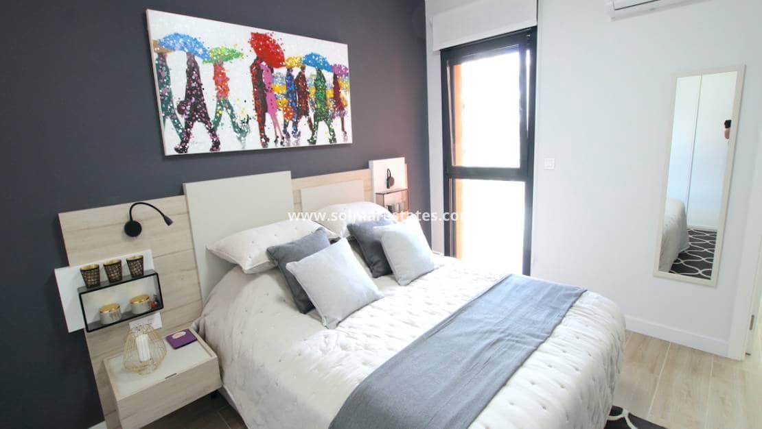 2 bedroom Apartment for sale in Villamartin with pool - € 285,000 (Ref: 9428151)