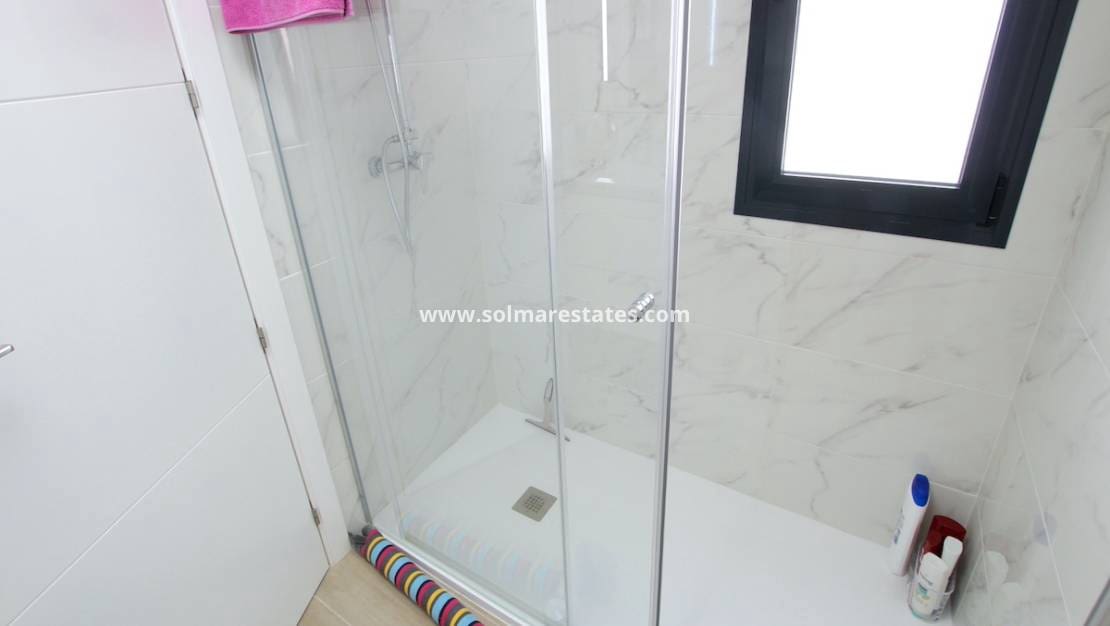 2 bedroom Apartment for sale in Villamartin with pool - € 285,000 (Ref: 9428151)