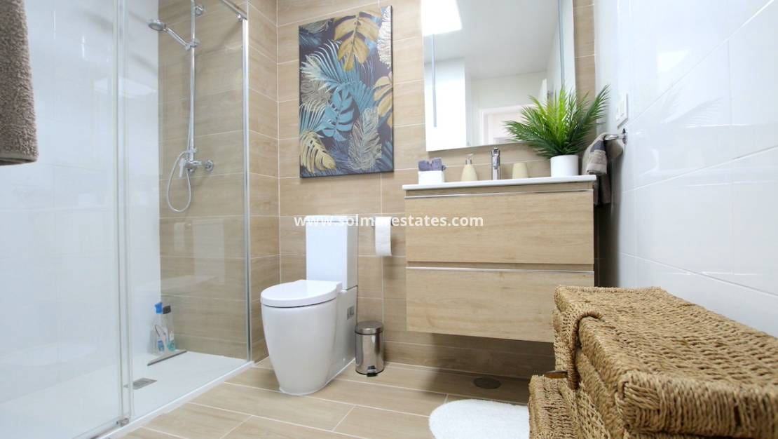 2 bedroom Apartment for sale in Villamartin with pool - € 285,000 (Ref: 9428151)