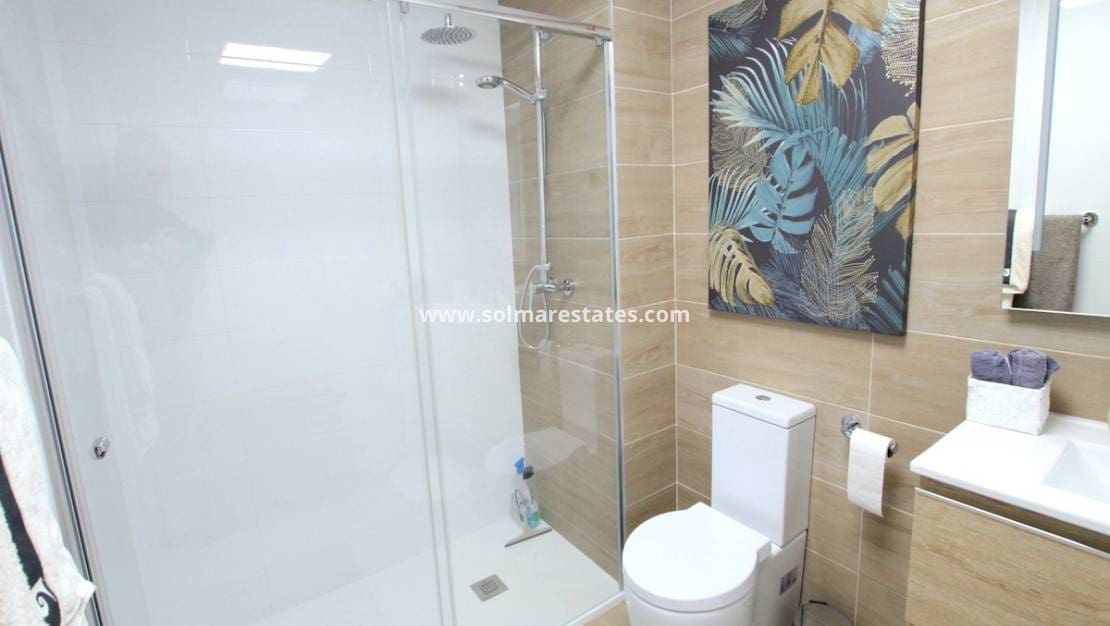 2 bedroom Apartment for sale in Villamartin with pool - € 285,000 (Ref: 9428151)