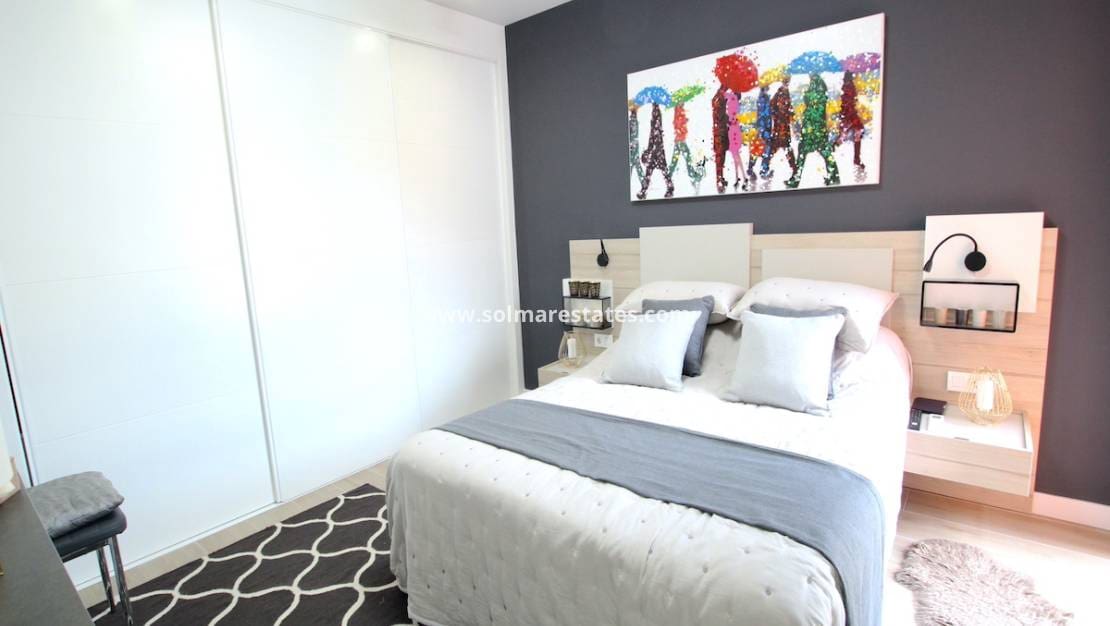 2 bedroom Apartment for sale in Villamartin with pool - € 285,000 (Ref: 9428151)