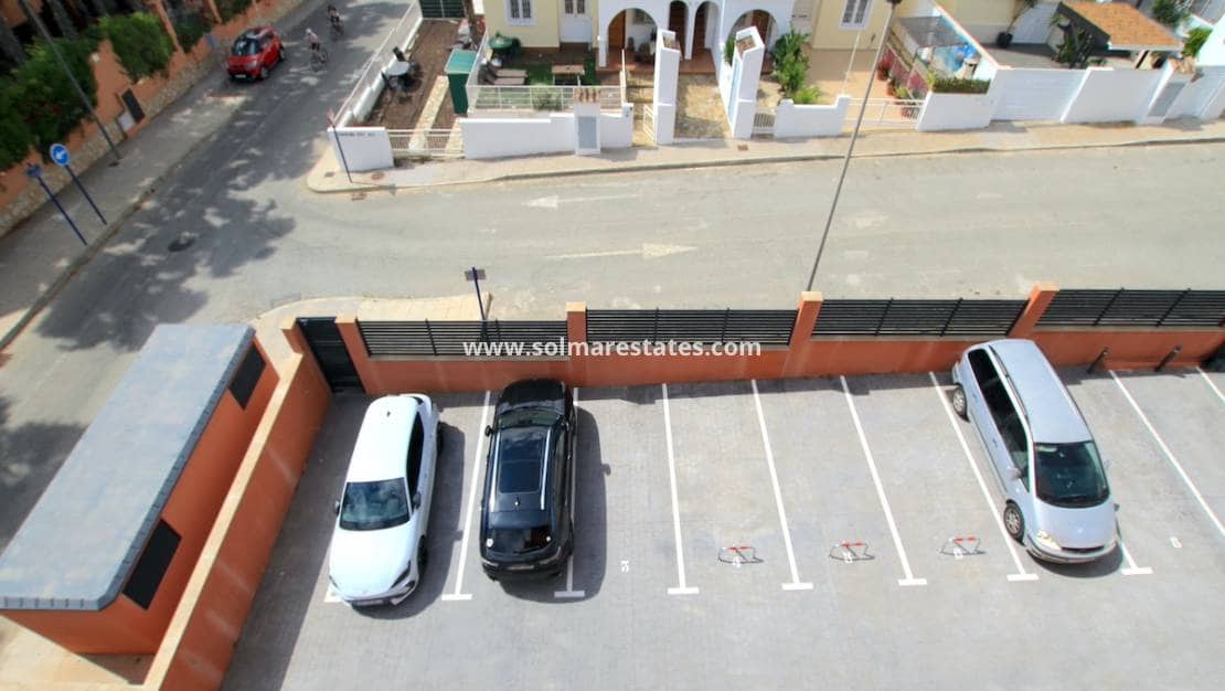 2 bedroom Apartment for sale in Villamartin with pool - € 285,000 (Ref: 9428151)