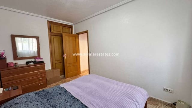 2 slaapkamer Appartement te koop in Punta Prima, Orihuela met zwembad - € 159.000 (Ref: 9432013)