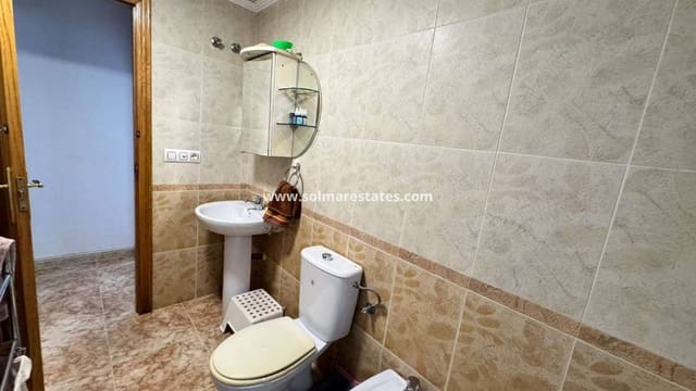 2 slaapkamer Appartement te koop in Punta Prima, Orihuela met zwembad - € 159.000 (Ref: 9432013)