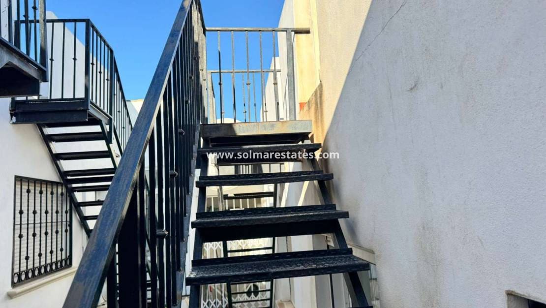 2 chambre Appartement à vendre à Orihuela Costa avec piscine - 159 000 € (Ref: 9432013)