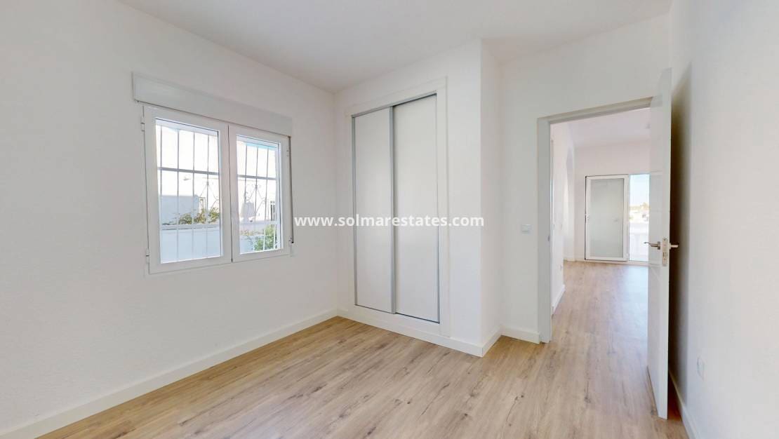 2 slaapkamer Bungalow te koop in Villamartin - € 199.000 (Ref: 9434655)