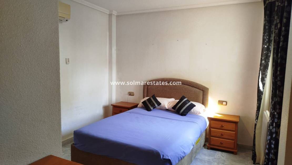 3 slaapkamer Villa te koop in La Zenia met zwembad - € 379.000 (Ref: 9438597)