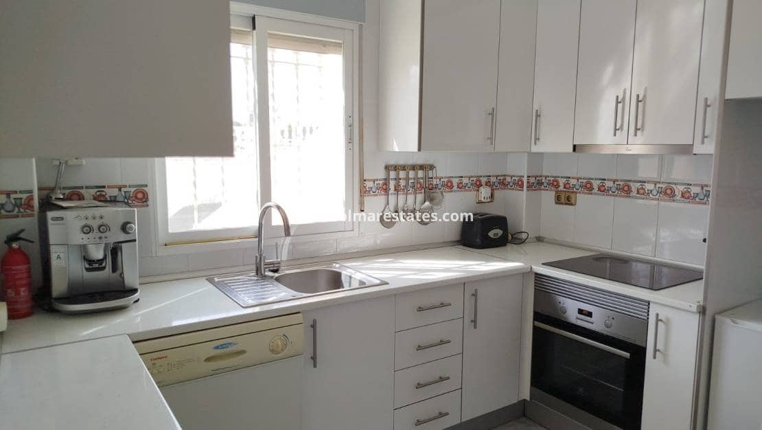 3 slaapkamer Villa te koop in La Zenia met zwembad - € 379.000 (Ref: 9438597)