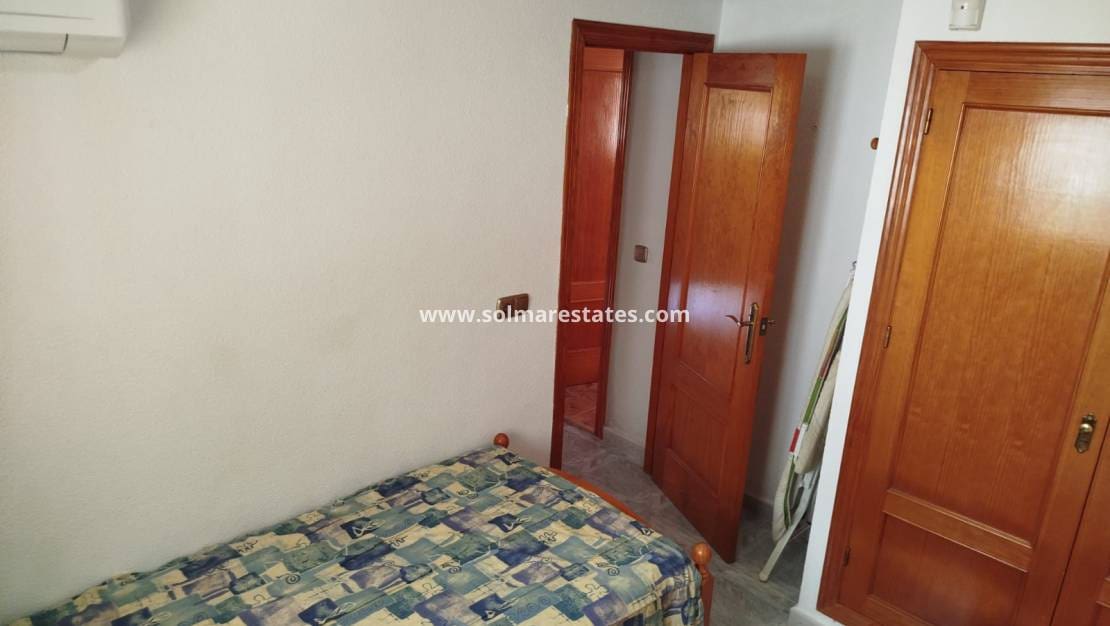 3 slaapkamer Villa te koop in La Zenia met zwembad - € 379.000 (Ref: 9438597)