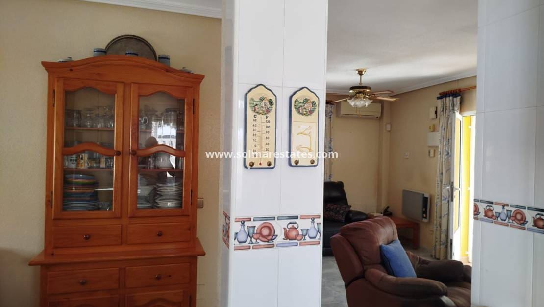 3 slaapkamer Villa te koop in La Zenia met zwembad - € 379.000 (Ref: 9438597)