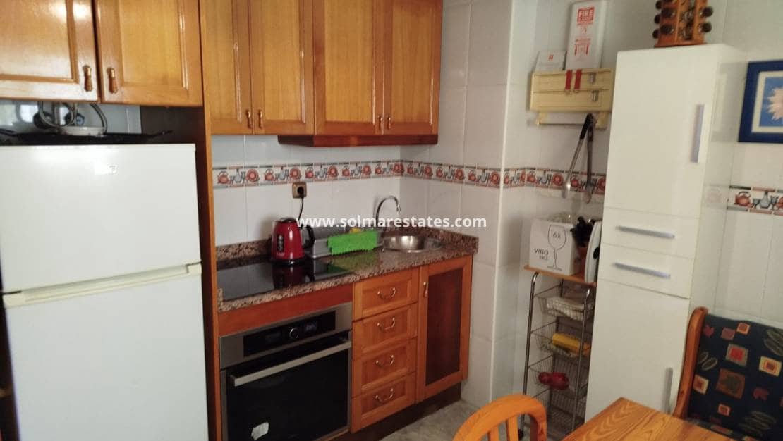 3 slaapkamer Villa te koop in La Zenia met zwembad - € 379.000 (Ref: 9438597)