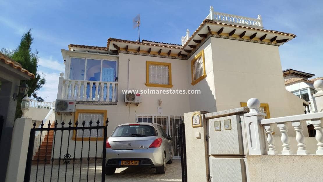 3 slaapkamer Villa te koop in La Zenia met zwembad - € 379.000 (Ref: 9438597)
