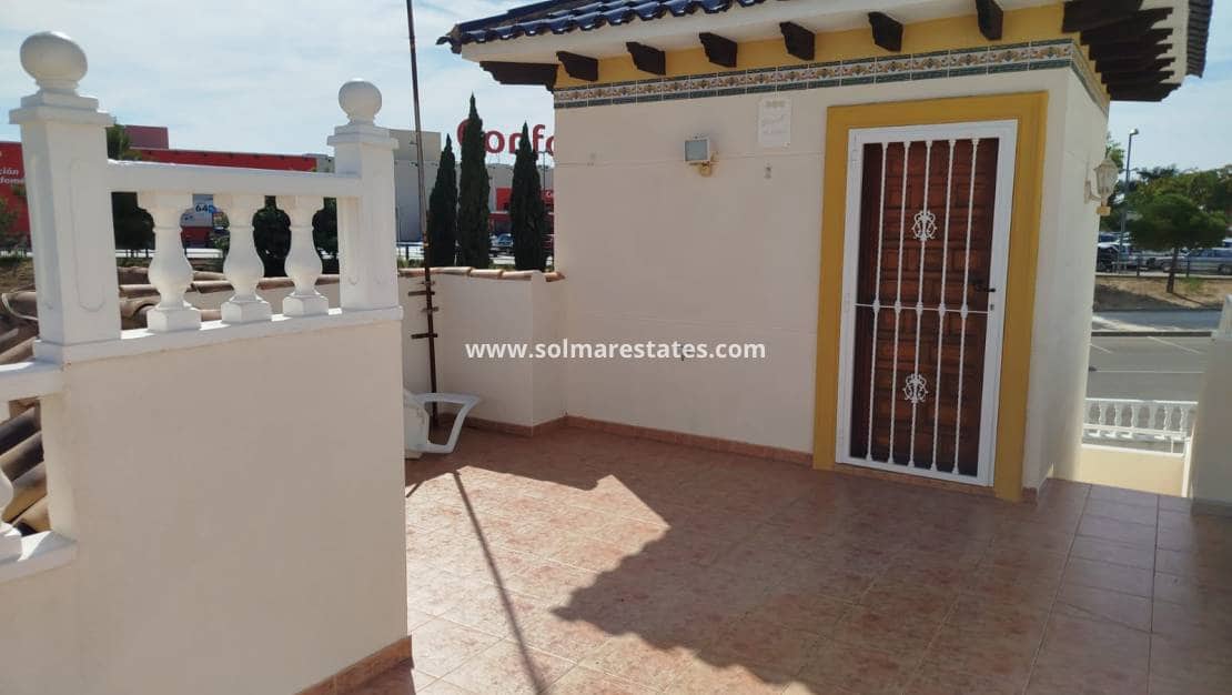 3 slaapkamer Villa te koop in La Zenia met zwembad - € 379.000 (Ref: 9438597)