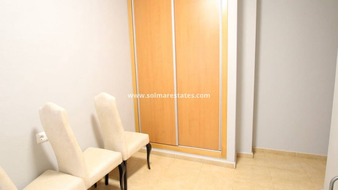 3 makuuhuone Huoneisto myytävänä paikassa Almoradi - 117 000 € (Ref: 9438598)