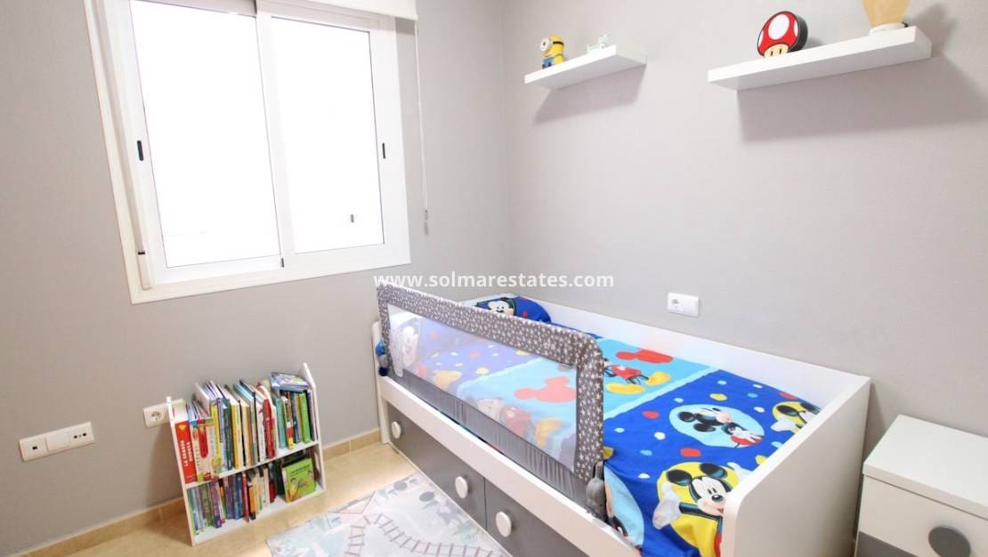 3 makuuhuone Huoneisto myytävänä paikassa Almoradi - 117 000 € (Ref: 9438598)