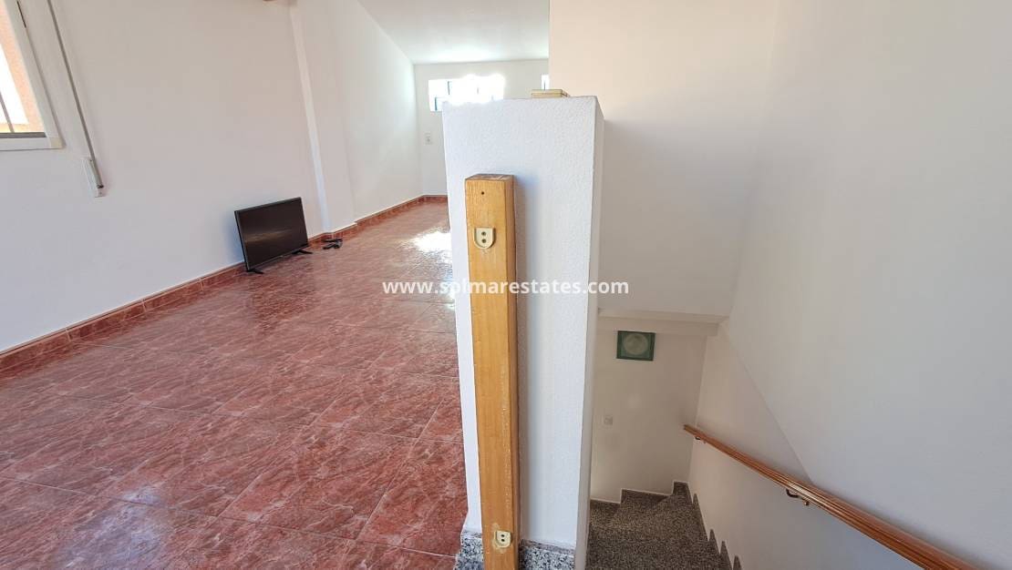 3 soverom Kjedet enebolig til salgs i La Zenia med svømmebasseng - € 210 000 (Ref: 9438601)