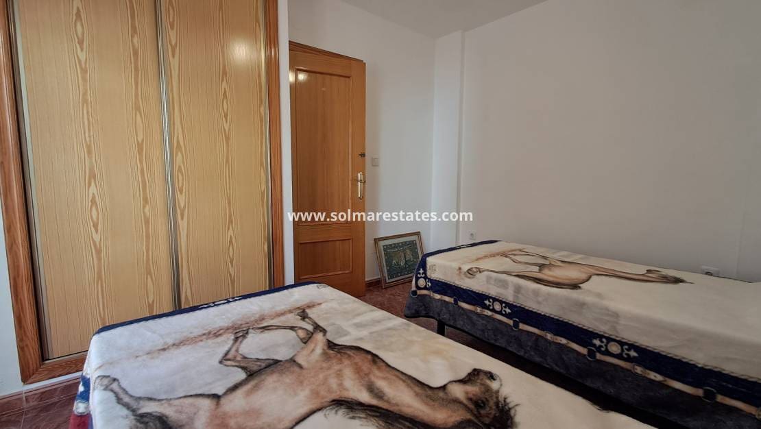 3 soverom Kjedet enebolig til salgs i La Zenia med svømmebasseng - € 210 000 (Ref: 9438601)