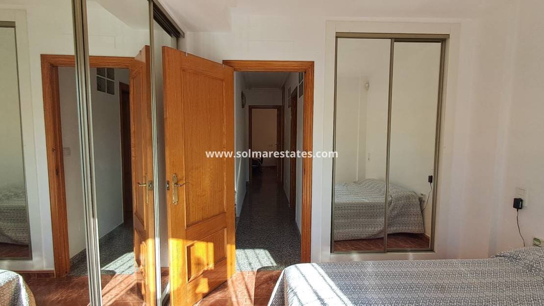 3 soverom Kjedet enebolig til salgs i La Zenia med svømmebasseng - € 210 000 (Ref: 9438601)