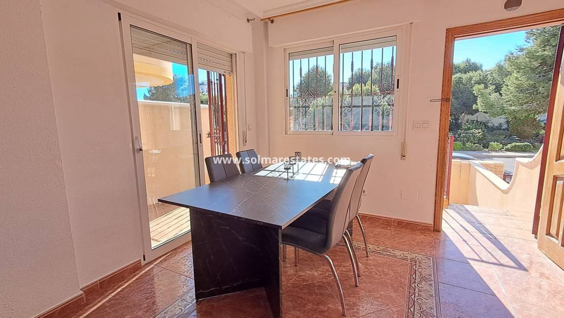 3 soverom Kjedet enebolig til salgs i La Zenia med svømmebasseng - € 210 000 (Ref: 9438601)