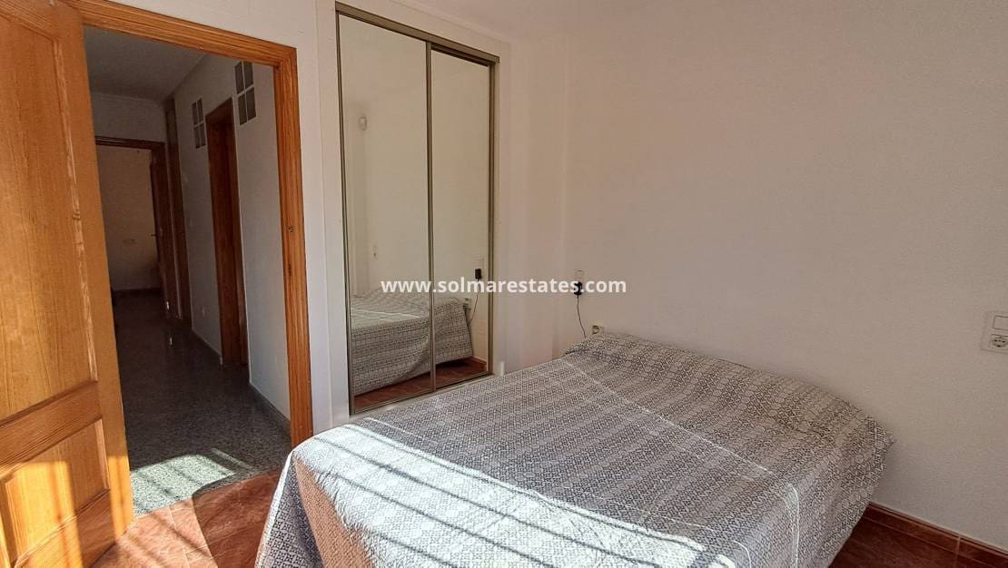 3 soverom Kjedet enebolig til salgs i La Zenia med svømmebasseng - € 210 000 (Ref: 9438601)