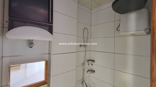 3 soverom Kjedet enebolig til salgs i La Zenia, Orihuela med svømmebasseng - € 210 000 (Ref: 9438601)