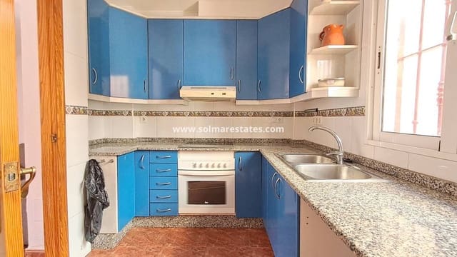 3 soverom Kjedet enebolig til salgs i La Zenia, Orihuela med svømmebasseng - € 210 000 (Ref: 9438601)