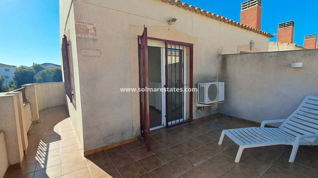 3 soverom Kjedet enebolig til salgs i La Zenia, Orihuela med svømmebasseng - € 210 000 (Ref: 9438601)