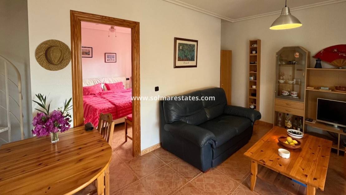 1 chambre Appartement à vendre à Playa Flamenca avec piscine - 125 000 € (Ref: 9438602)