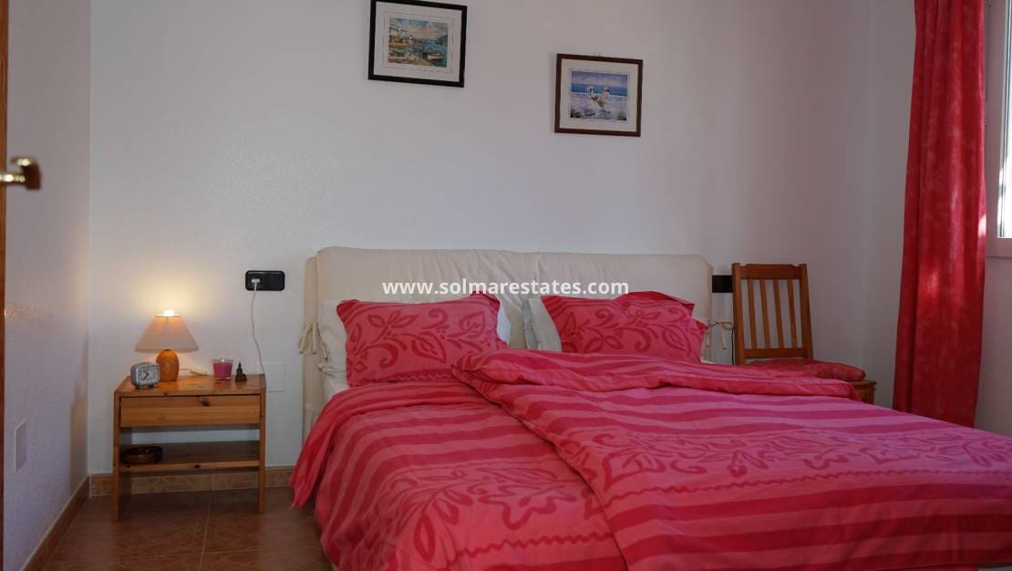 1 chambre Appartement à vendre à Playa Flamenca avec piscine - 125 000 € (Ref: 9438602)