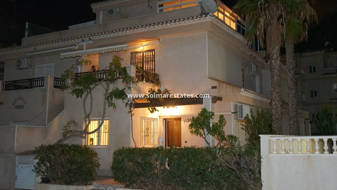 1 chambre Appartement à vendre à Playa Flamenca avec piscine - 125 000 € (Ref: 9438602)