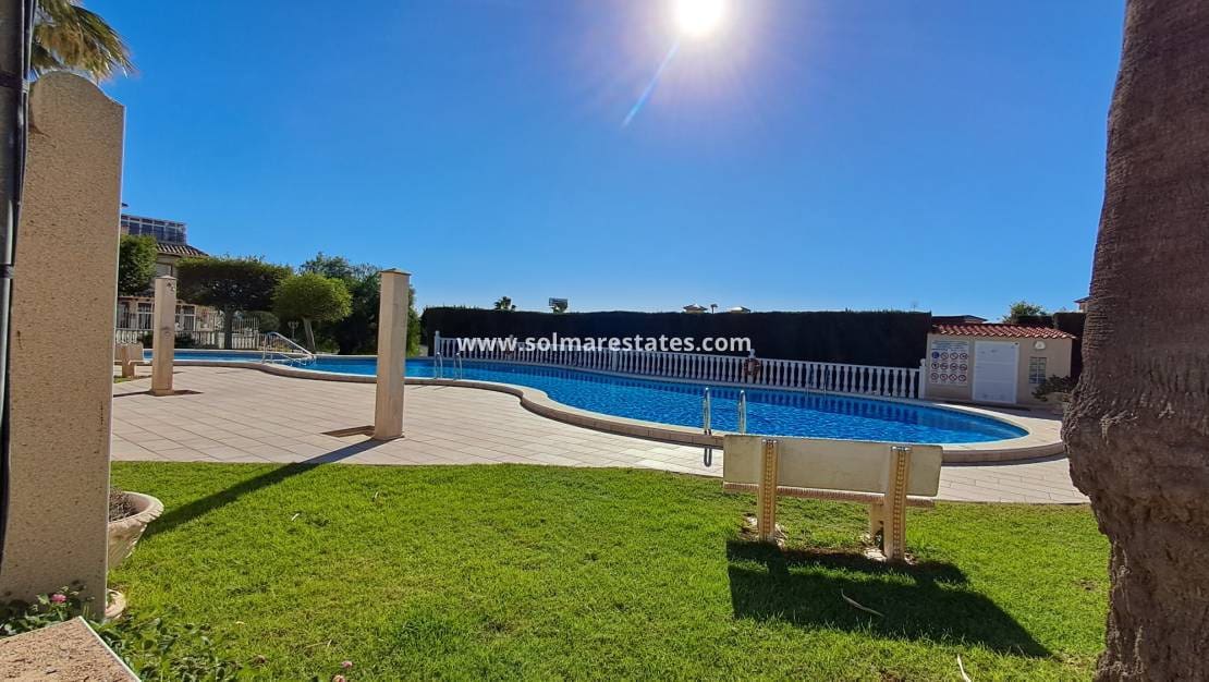 2 slaapkamer Huis te koop in Playa Flamenca met zwembad - € 219.000 (Ref: 9438603)