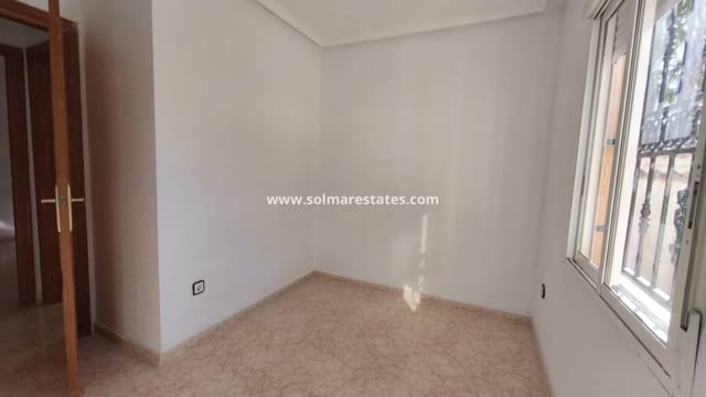 2 bedroom Bungalow for sale in Punta Prima, Orihuela with pool - € 230,000 (Ref: 9438604)