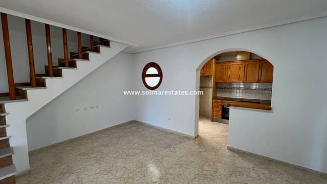 3 soverom Bungalow til salgs i Punta Prima, Orihuela med svømmebasseng - € 210 000 (Ref: 9438604)